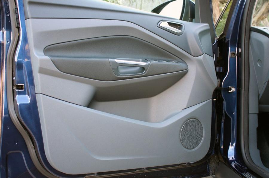  Ford Grand C-Max 2012 года  (фото 21 из 50)